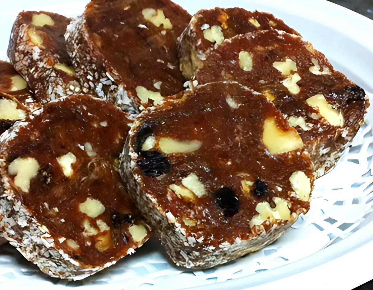 גלילות תמרים אגוזים שקדים ופיסטוק